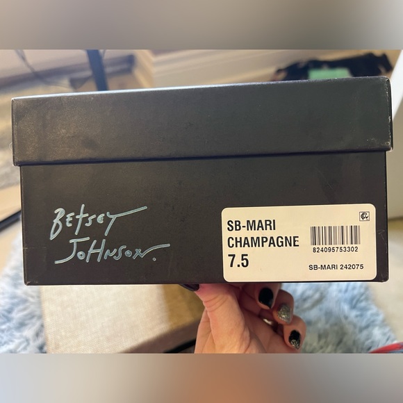 Glitzy heels! Size 7.5 Worn once!! For my wedding and reception! - Picture 6 of 8